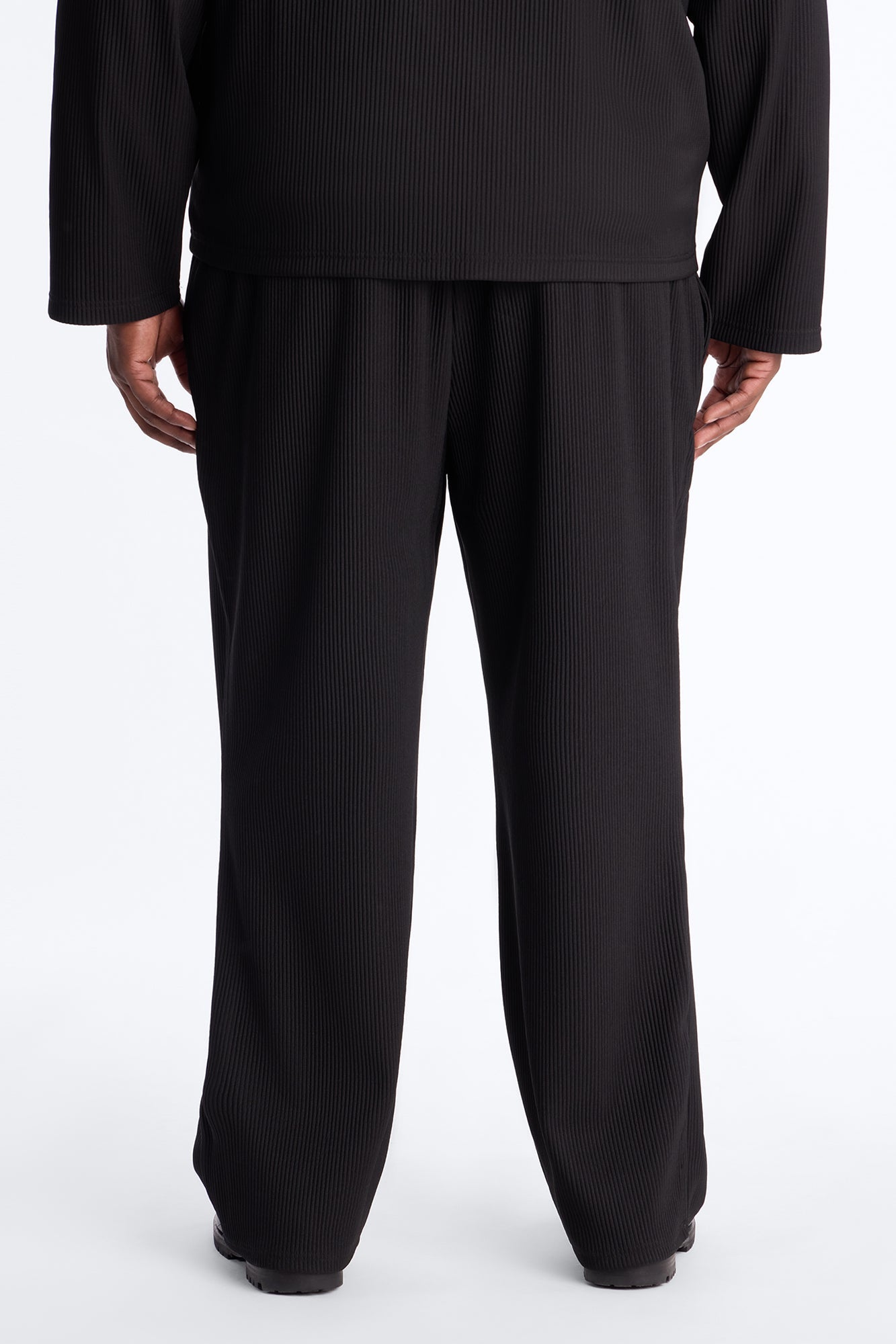 Show Up Straight Pleated Casual Trouser - Black