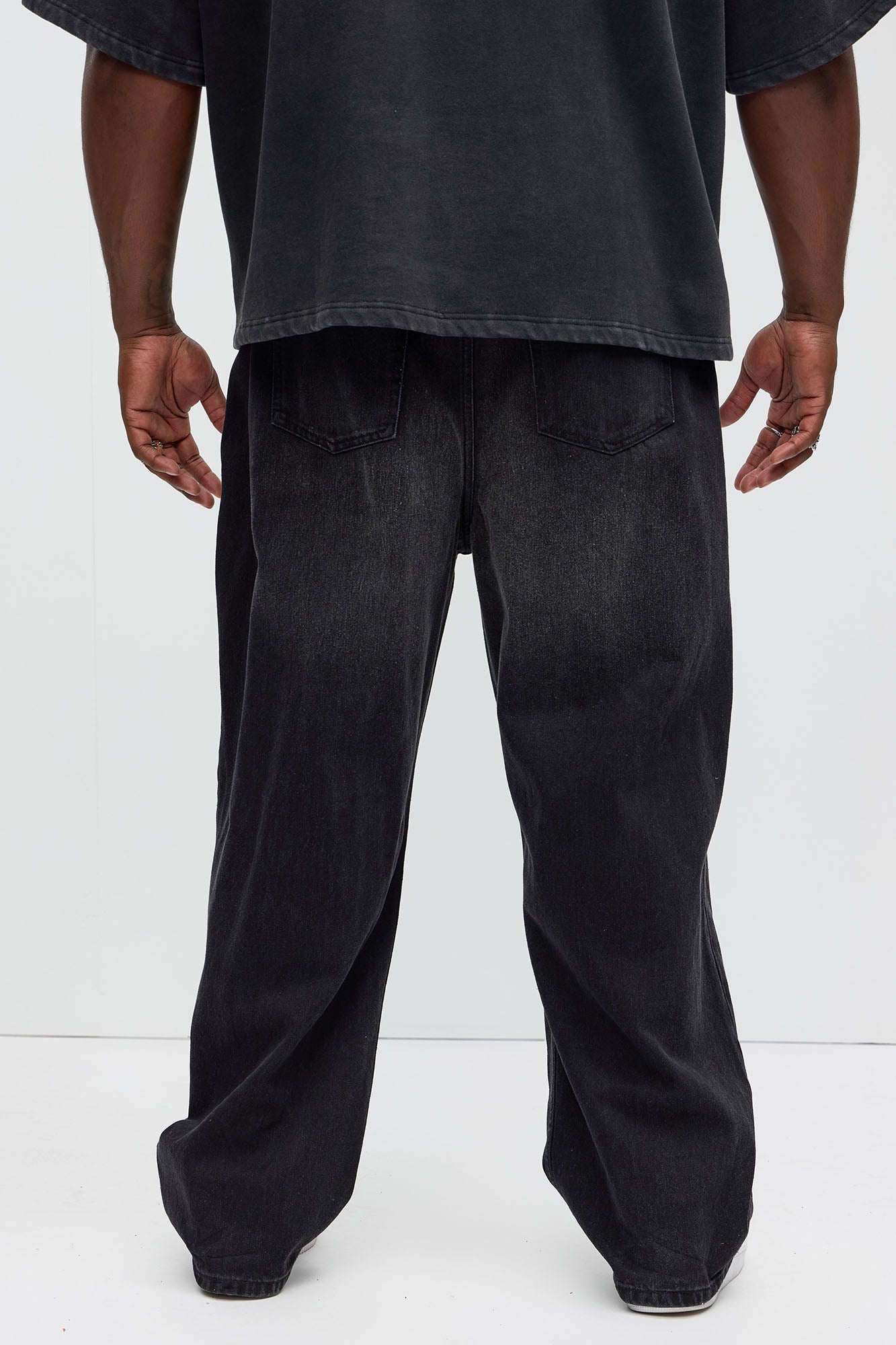 Alvarez Distressed Baggy Jeans - Black Wash
