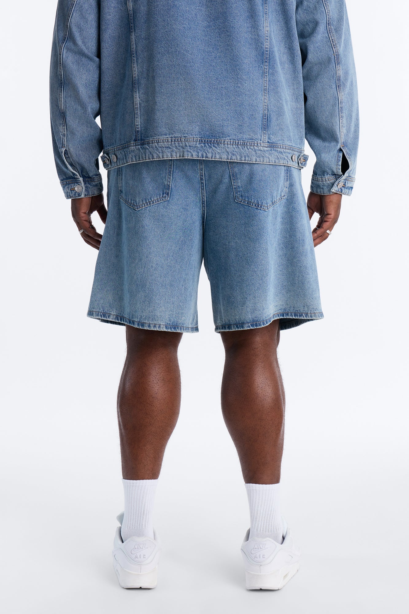 Relaxed Street Ice Denim Short - Light Wash