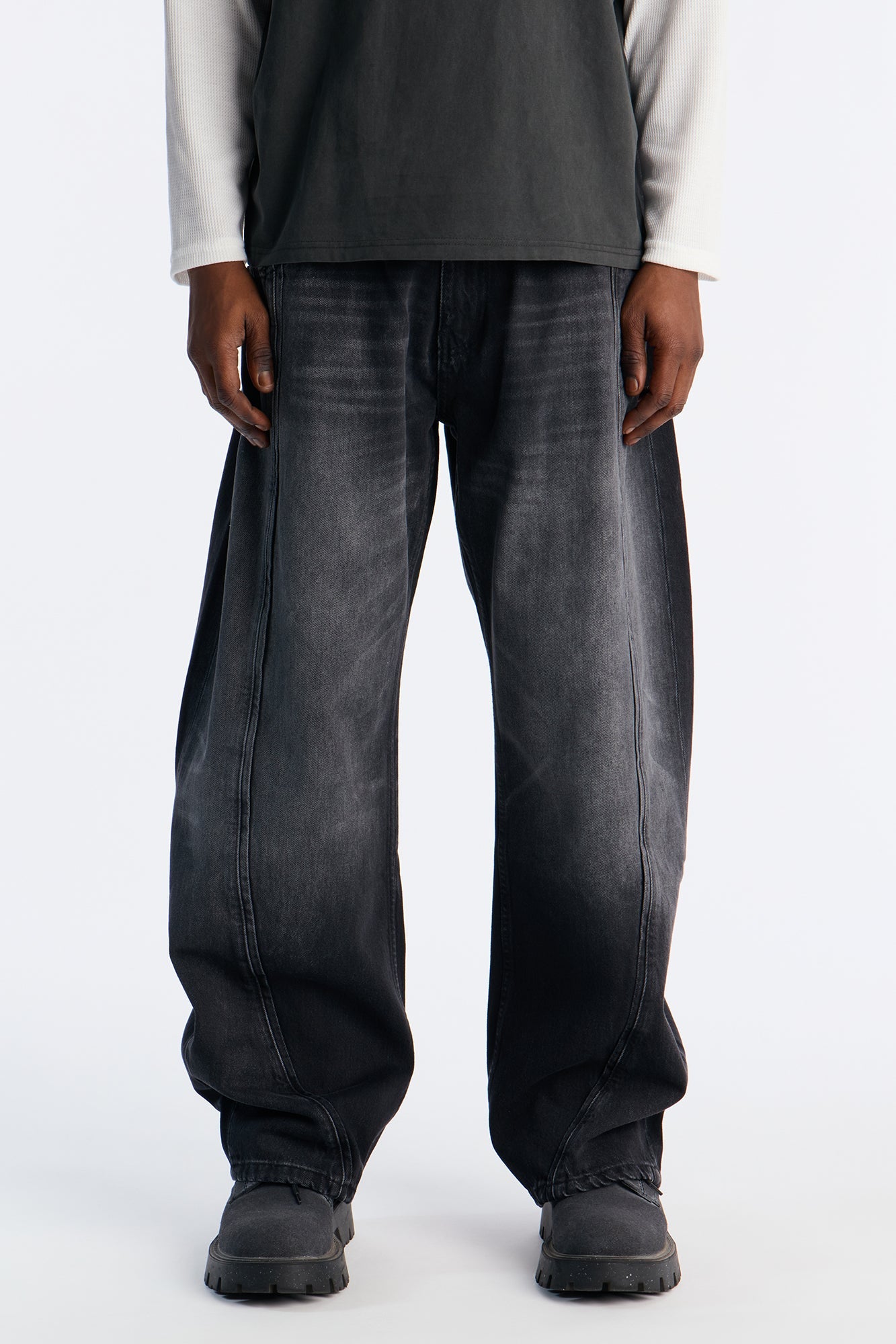 Barrel Led On Panel Jean - Black Wash