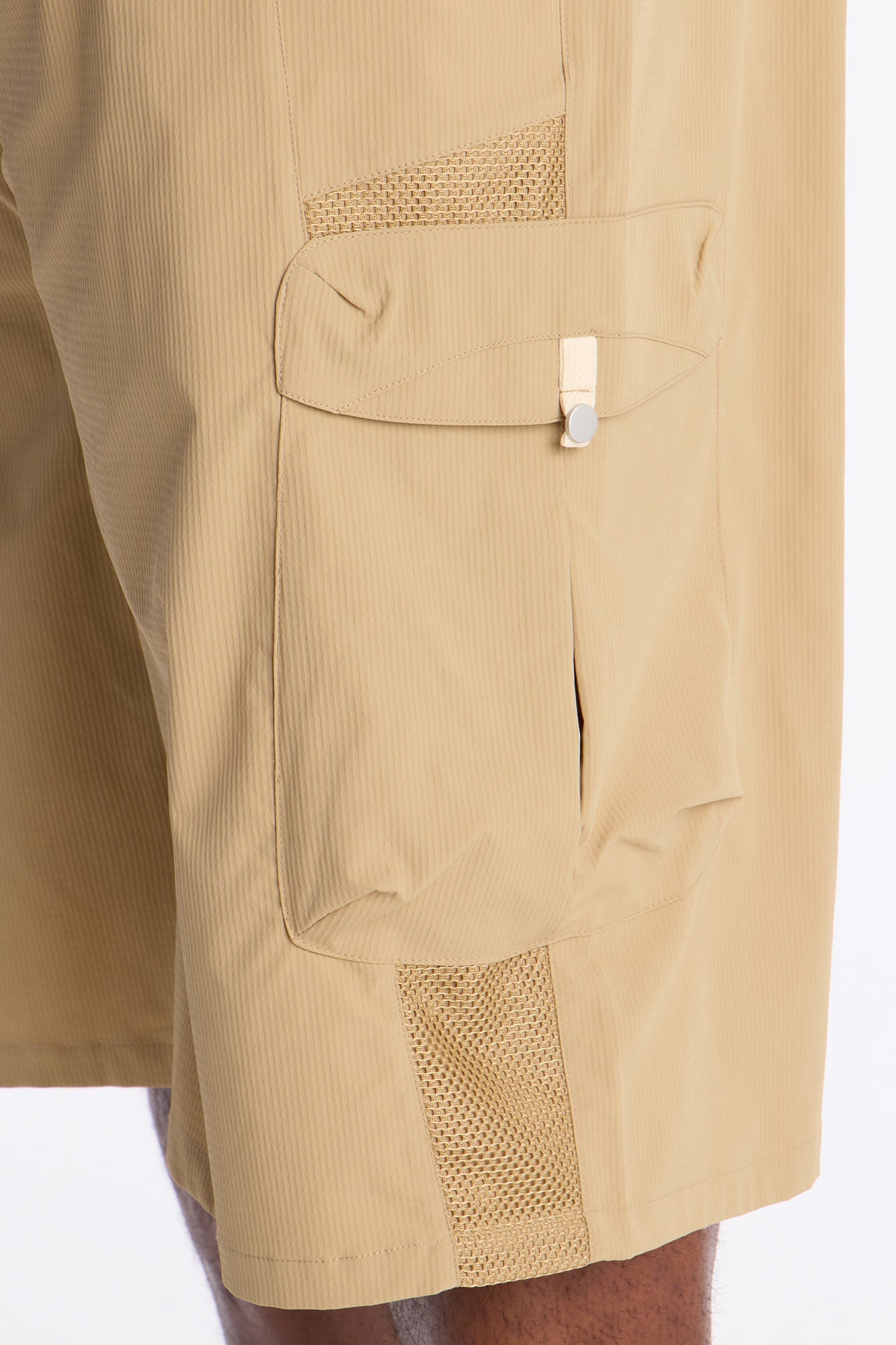 Relaxed Thirty Degree Mesh Outlay Tech Short - Tan