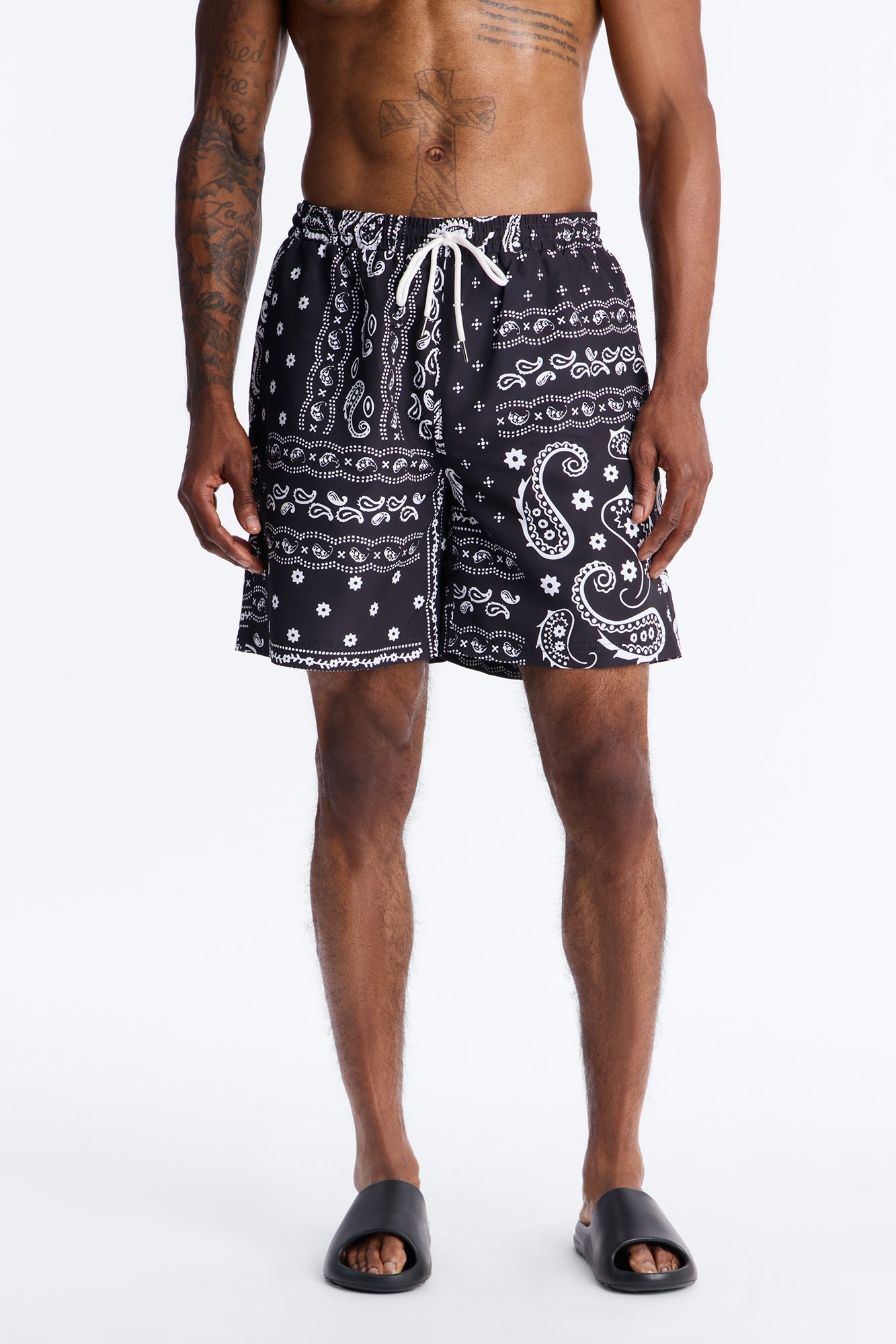 Wild Paisley Printed Swim Trunk 7″ - Black