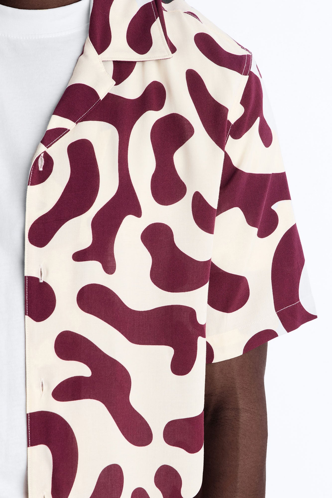Bold Metric Cuban Shirt - Burgundy