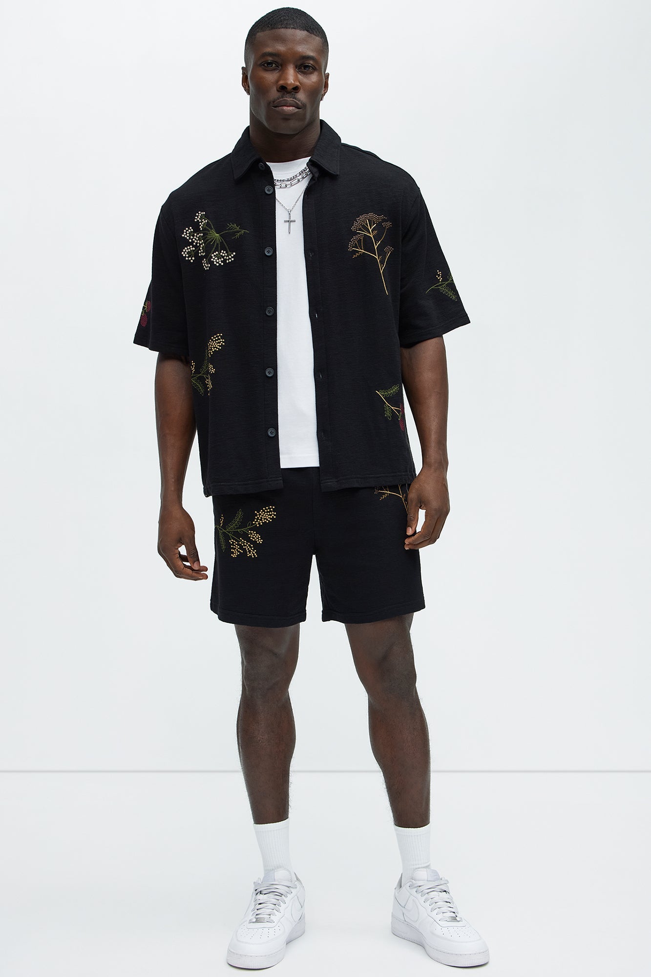Berries And Bloom Embroidered Shirt - Black
