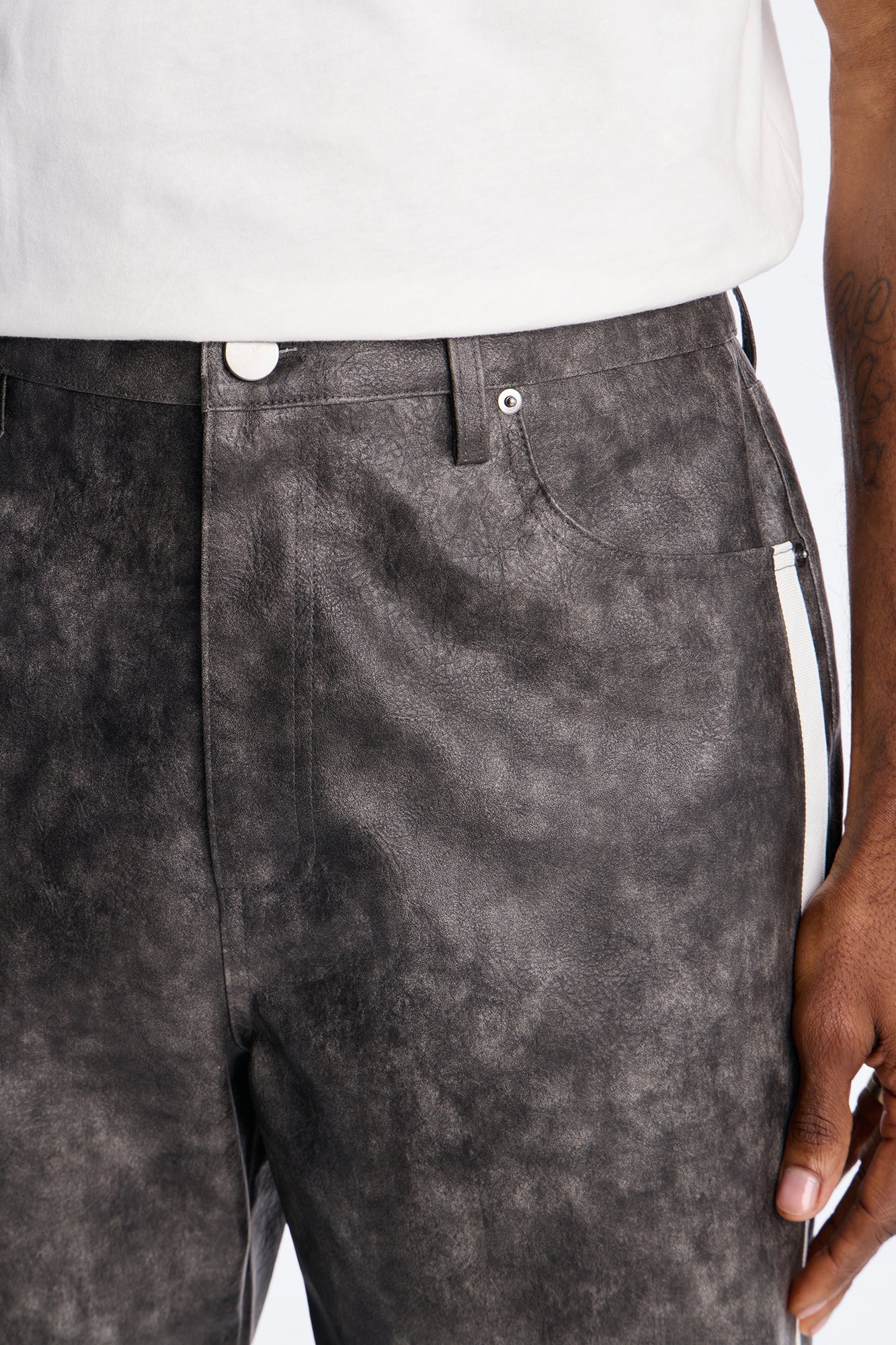 Relaxed Aubrey Hill Faux Leather Short - Black