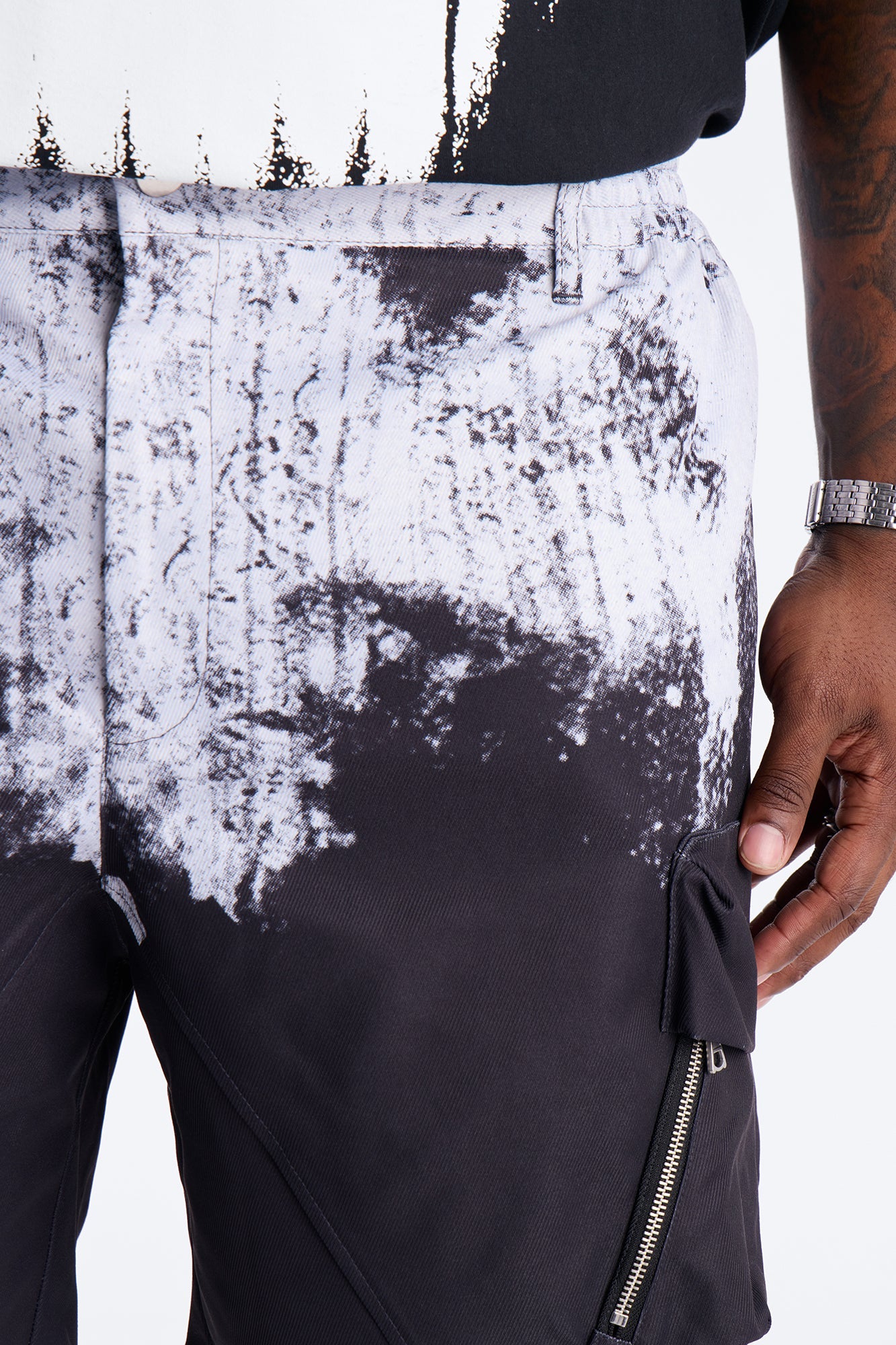 Relaxed Traveling Artist Short - Black/White