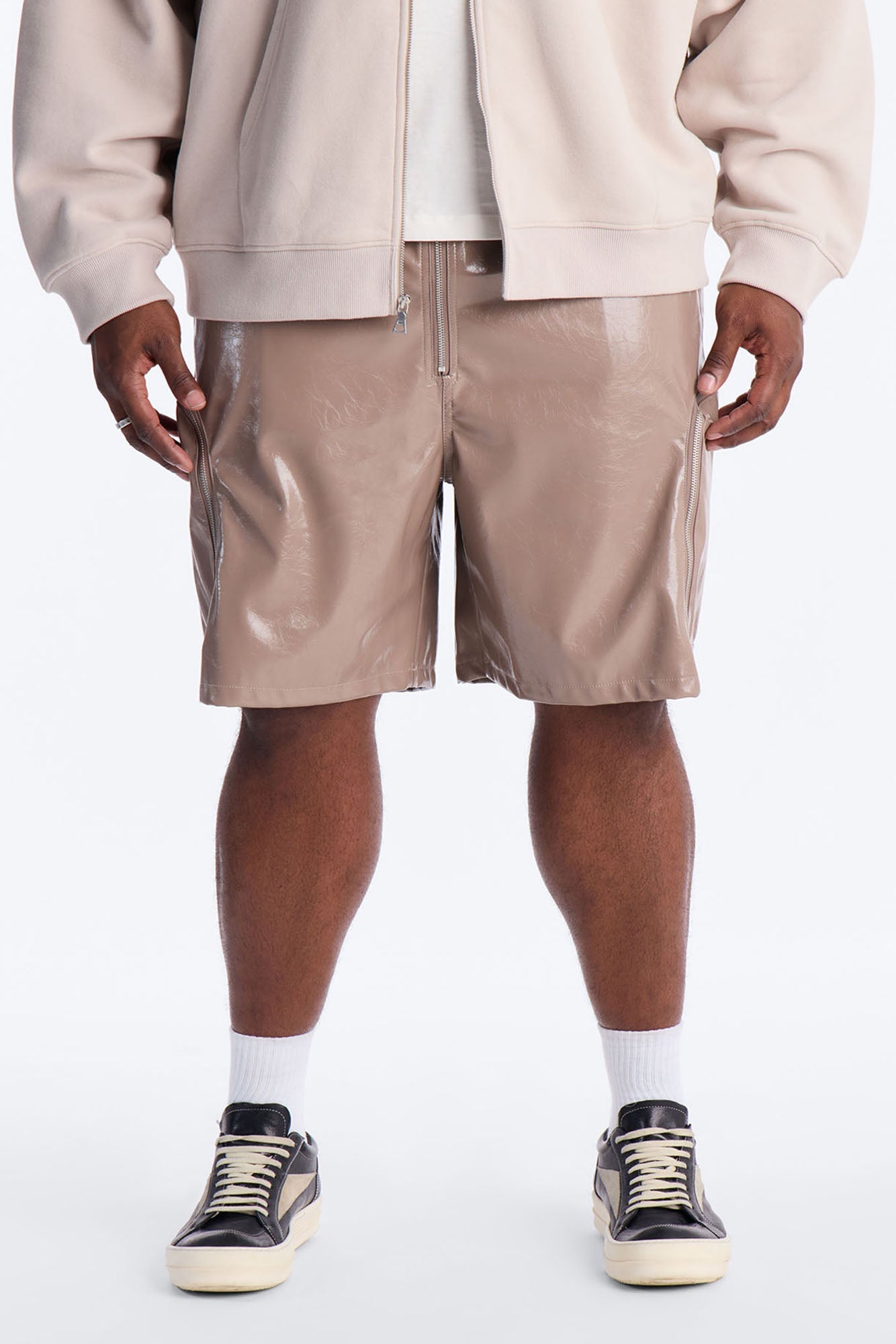 Relaxed Concordia Faux Leather Short - Brown