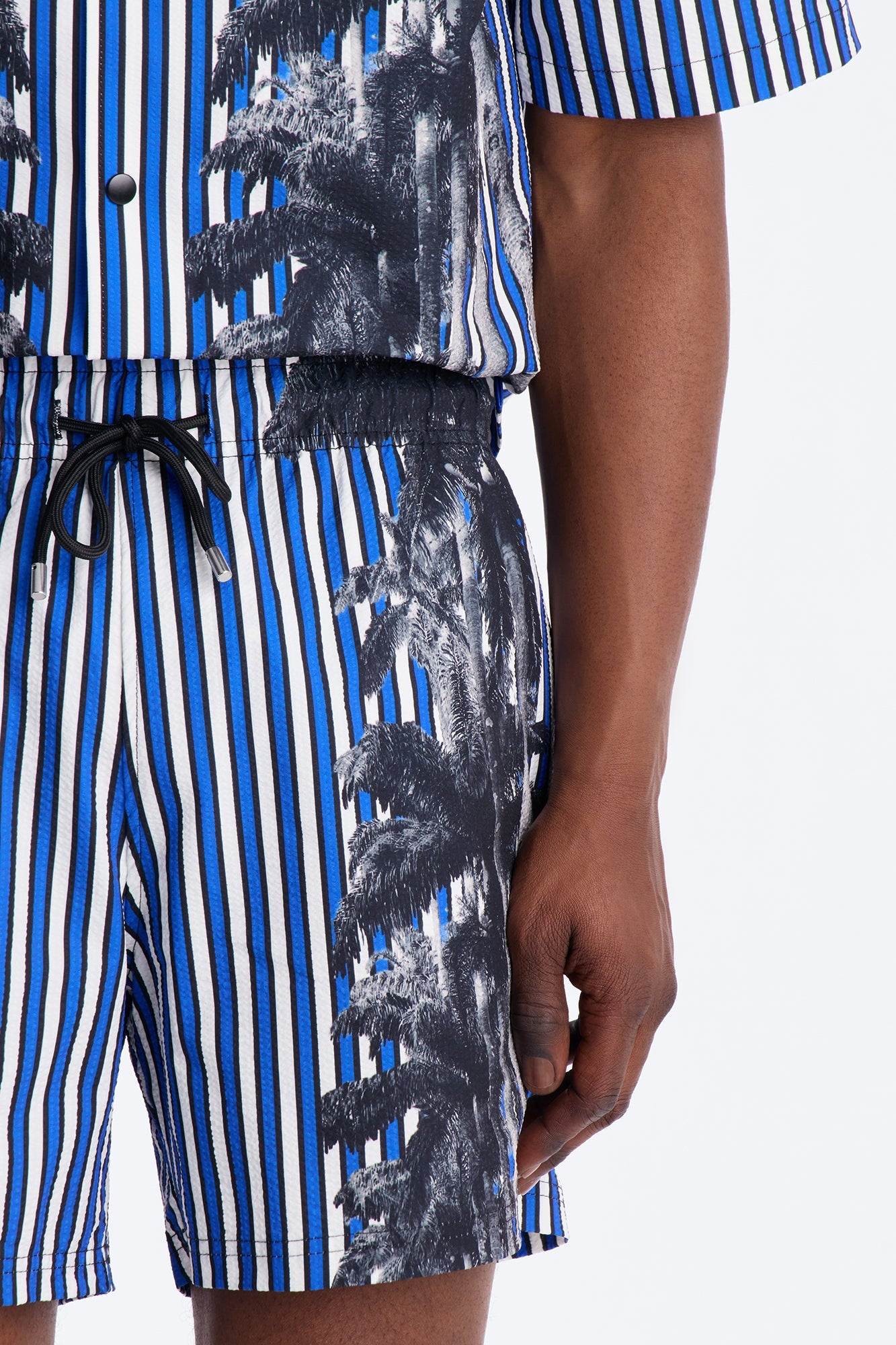 Palm Haven Striped Seersucker Swim Trunk 6″ - Blue
