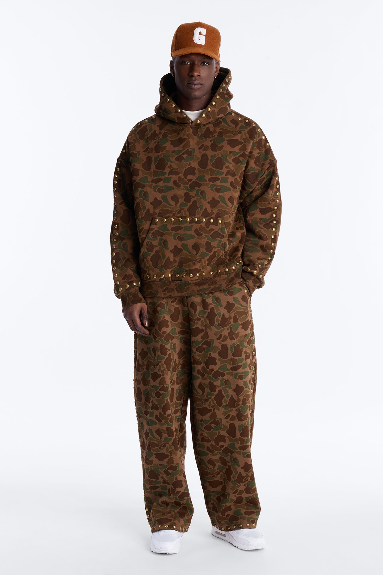 Baggy Frontline Studded Camo Sweatpants - Camouflage