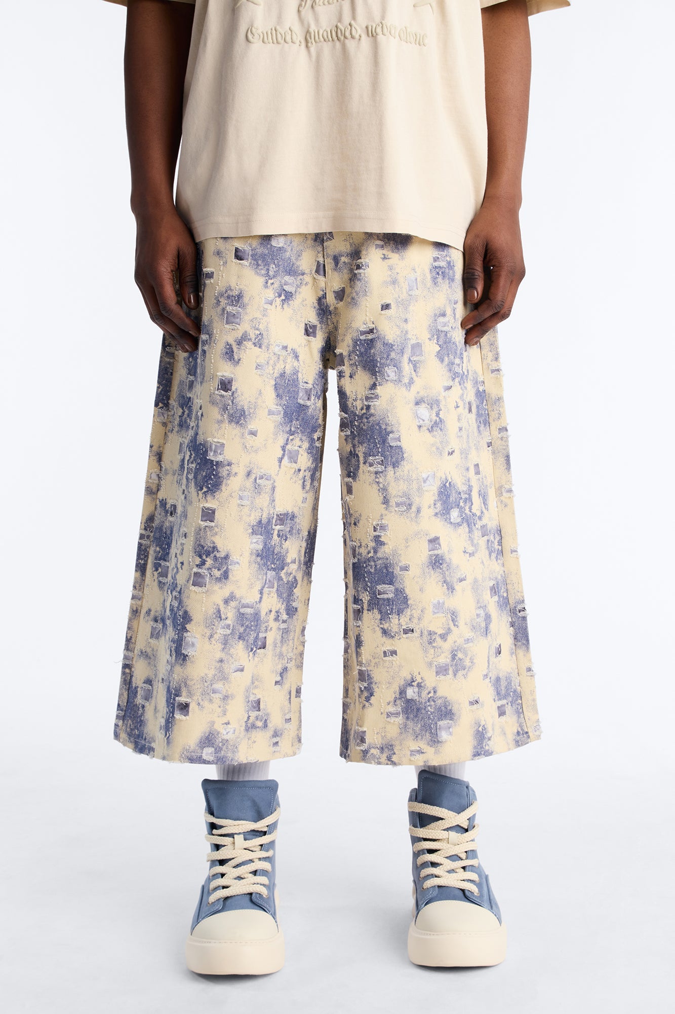 Super Baggy Azure Shred Denim Short - Bleach Blue Wash