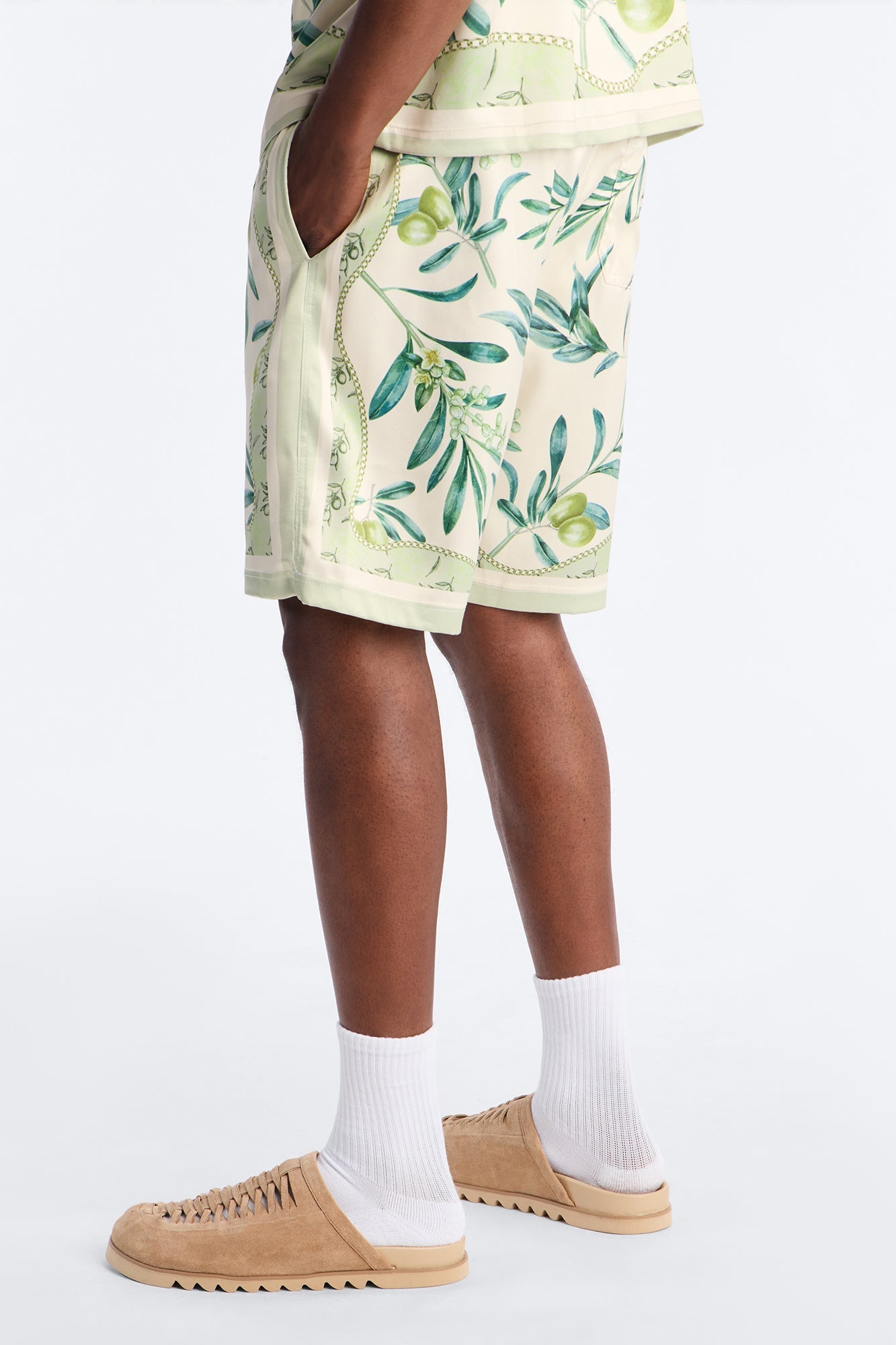 Relaxed Mediterranean Orchard Short - Green