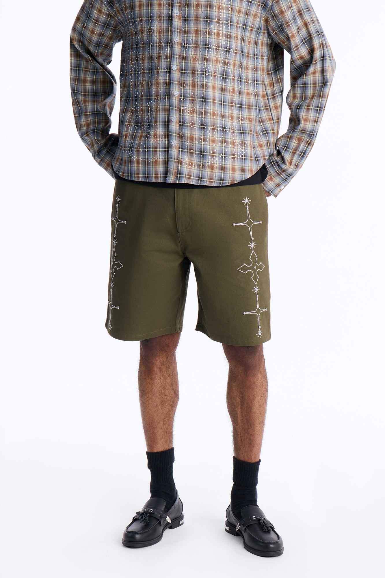 Relaxed Vatican City Stitched Embellished Short - Olive