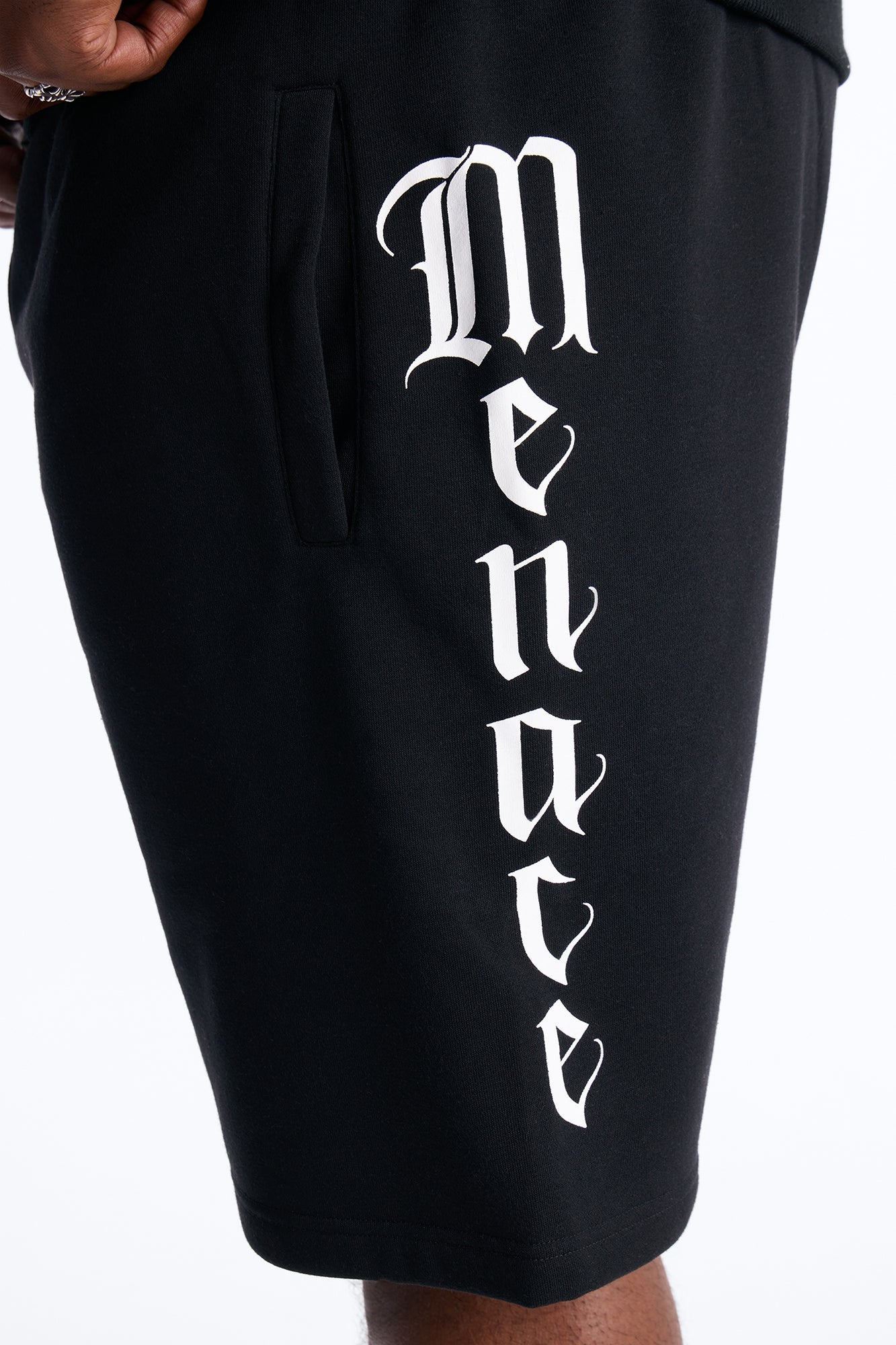 Menace Sent Embroidery Sweatshorts - Black