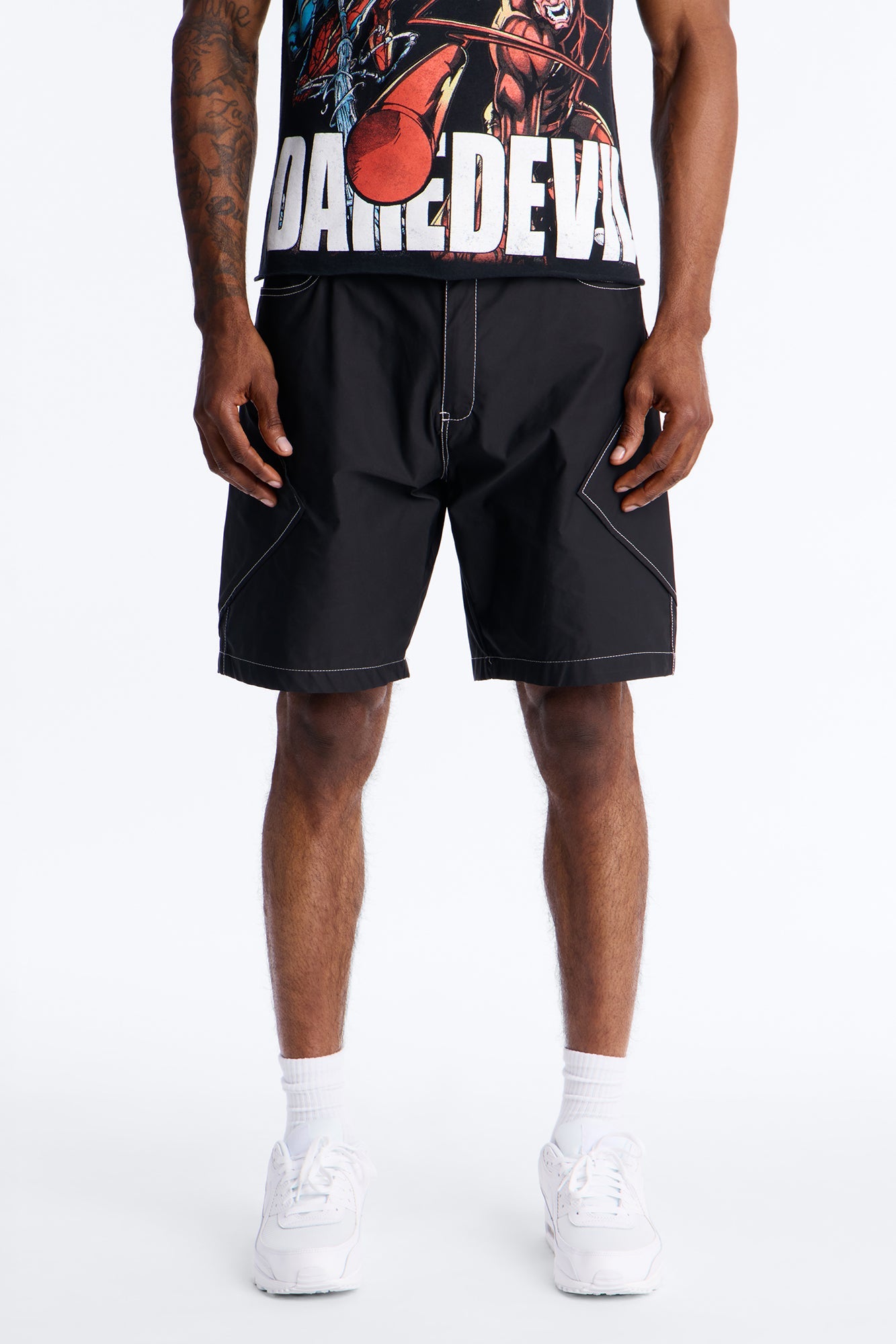 Relaxed Diamond Appeal Contrast Thread Short - Black