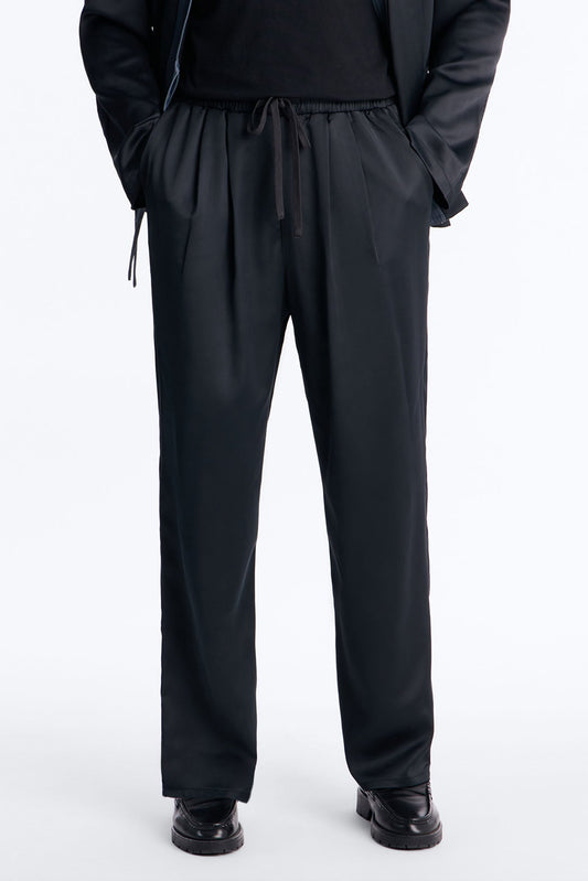 Relaxed Liquid Shadow Pleated Trouser - Black