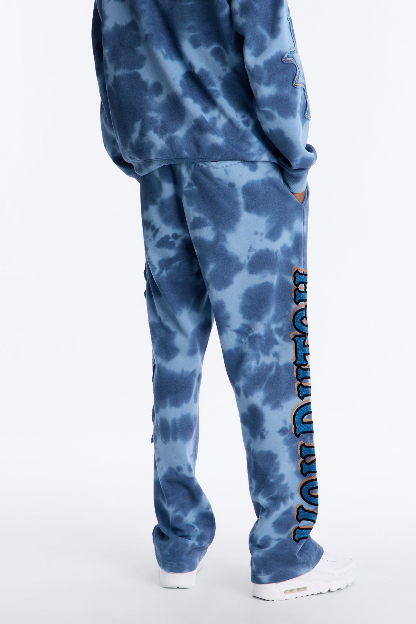 Baggy Von Dutch Outlaw Bleach Dyed Raw Edge Sweatpants - Blue