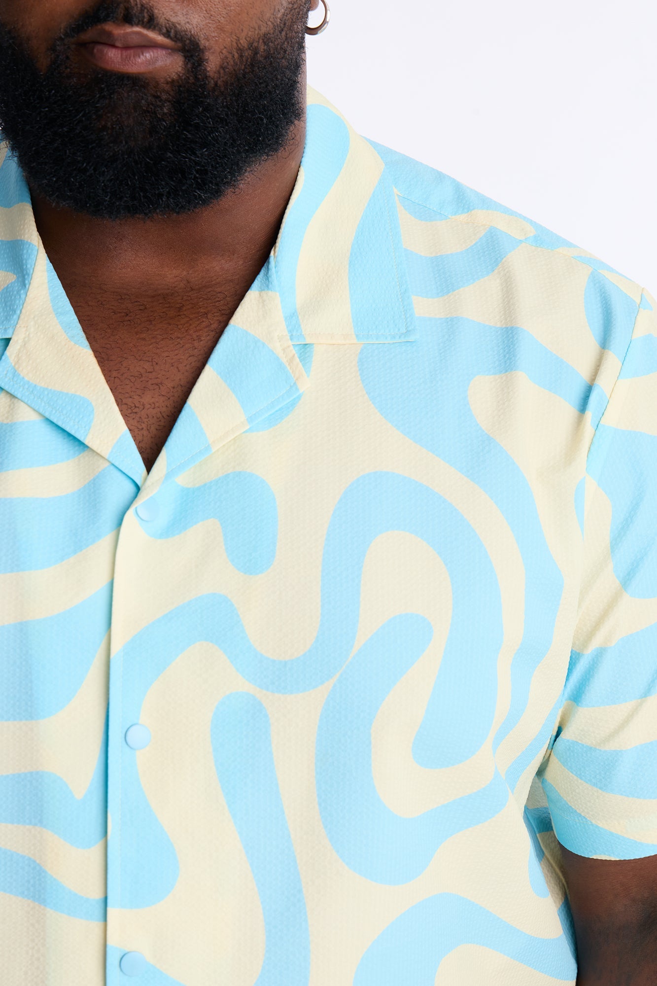 Relaxed Groovy Abstract Printed Seersucker Cuban Collar Button Up Shirt - Blue