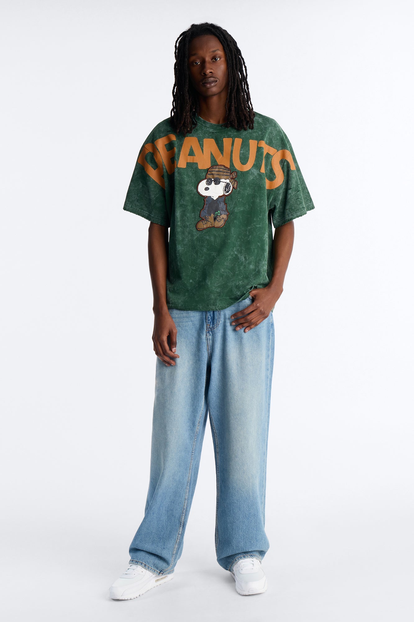 Peanuts Cool Vibes Graphic Short Sleeve Tee - Hunter Green