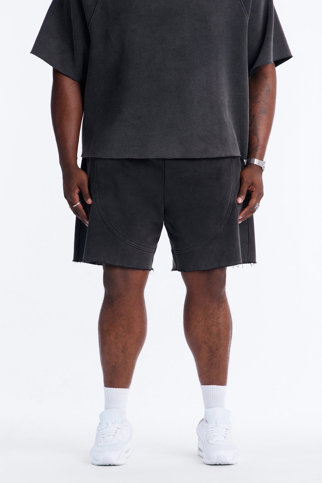 Washed Raw Edge Baggy Sweatshort - Black Wash