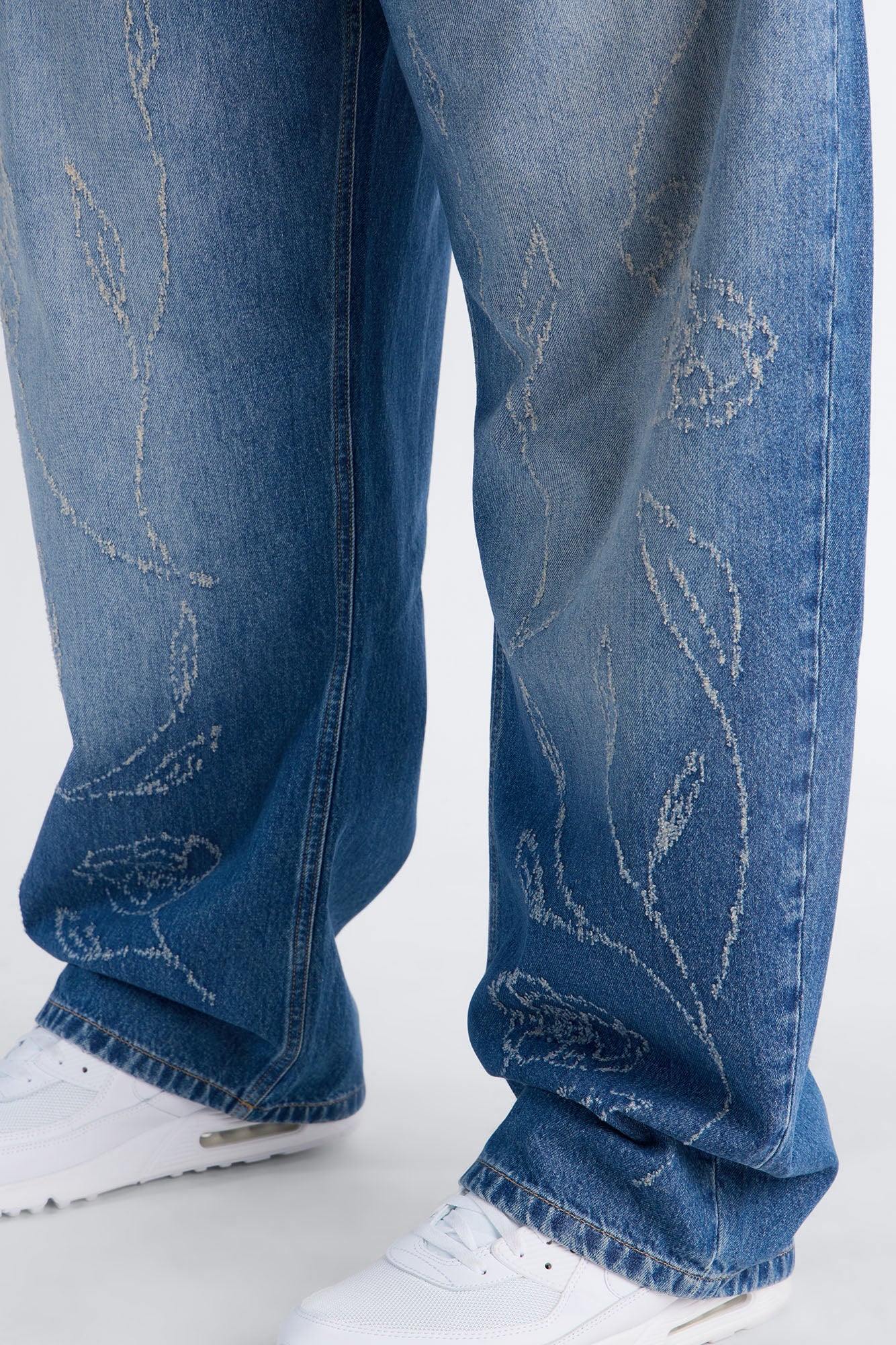Barrel Etched Floral Jean - Medium Blue Wash