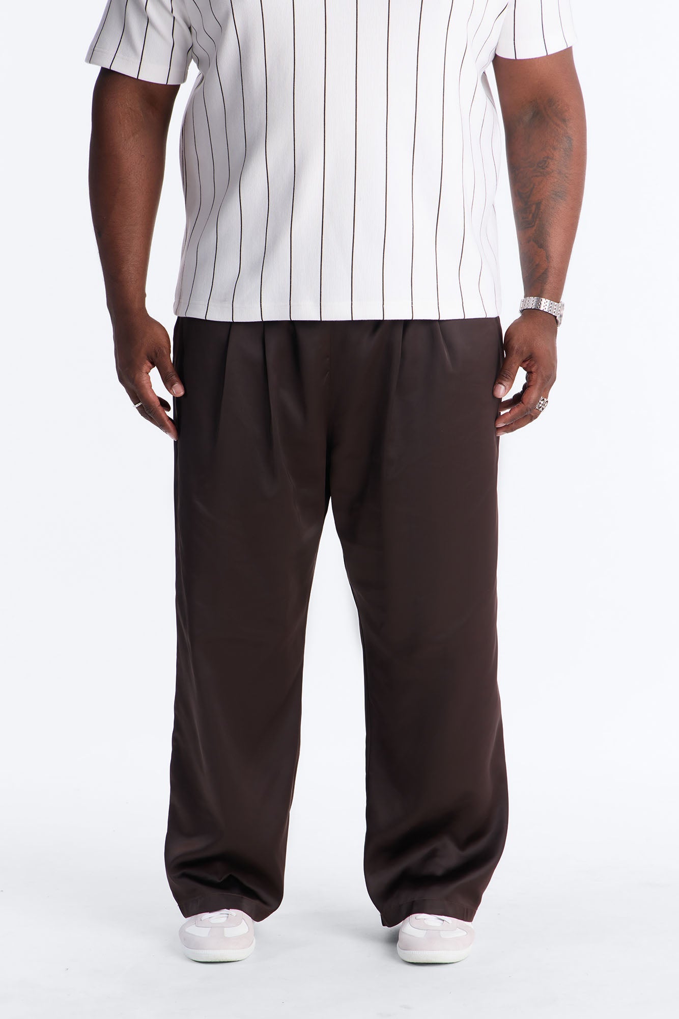 Relaxed Liquid Shadow Pleated Trouser - Brown