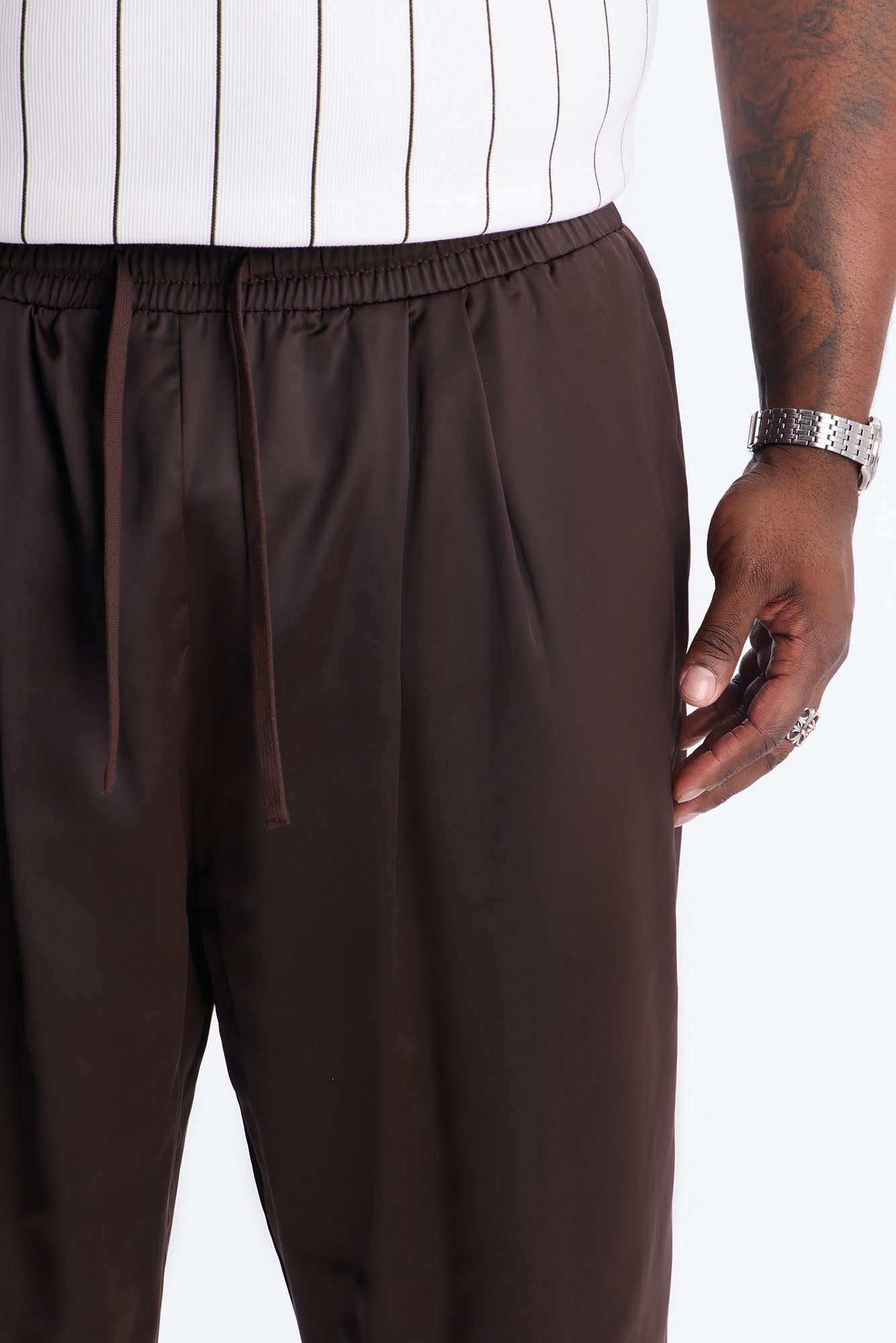 Relaxed Liquid Shadow Pleated Trouser - Brown