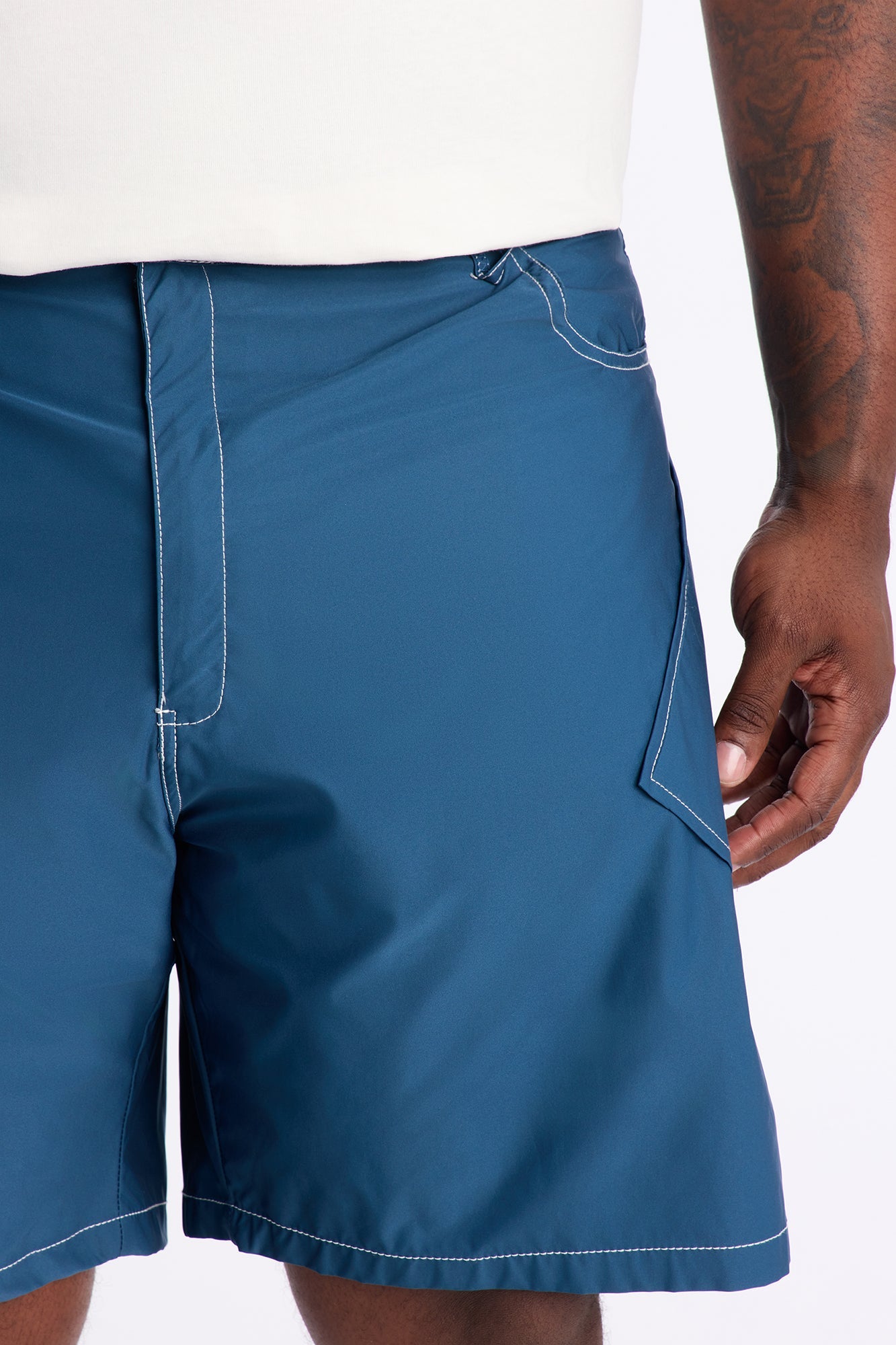 Relaxed Diamond Appeal Contrast Thread Short - Blue