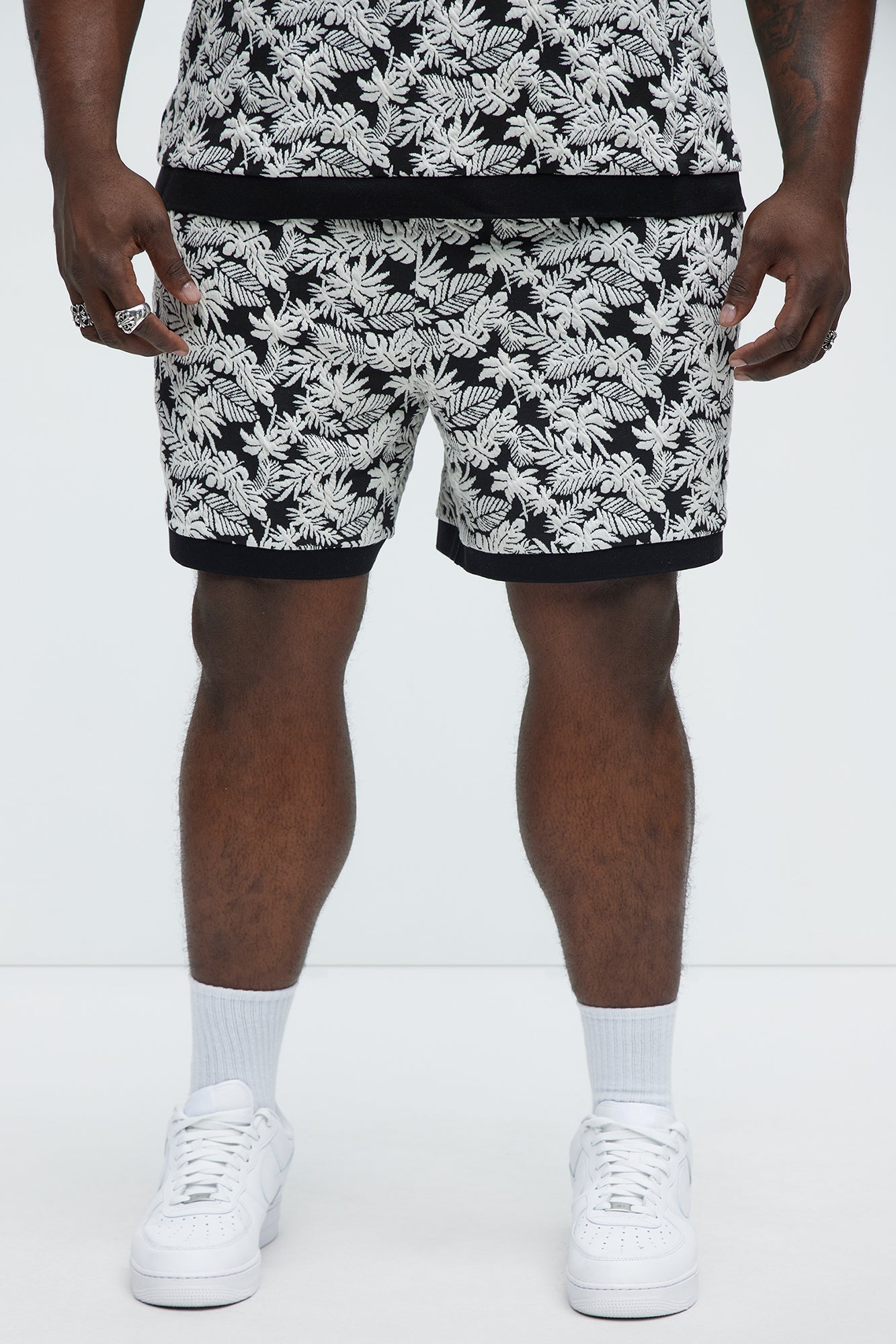 Tropical Textured Knit Shorts - Black/combo