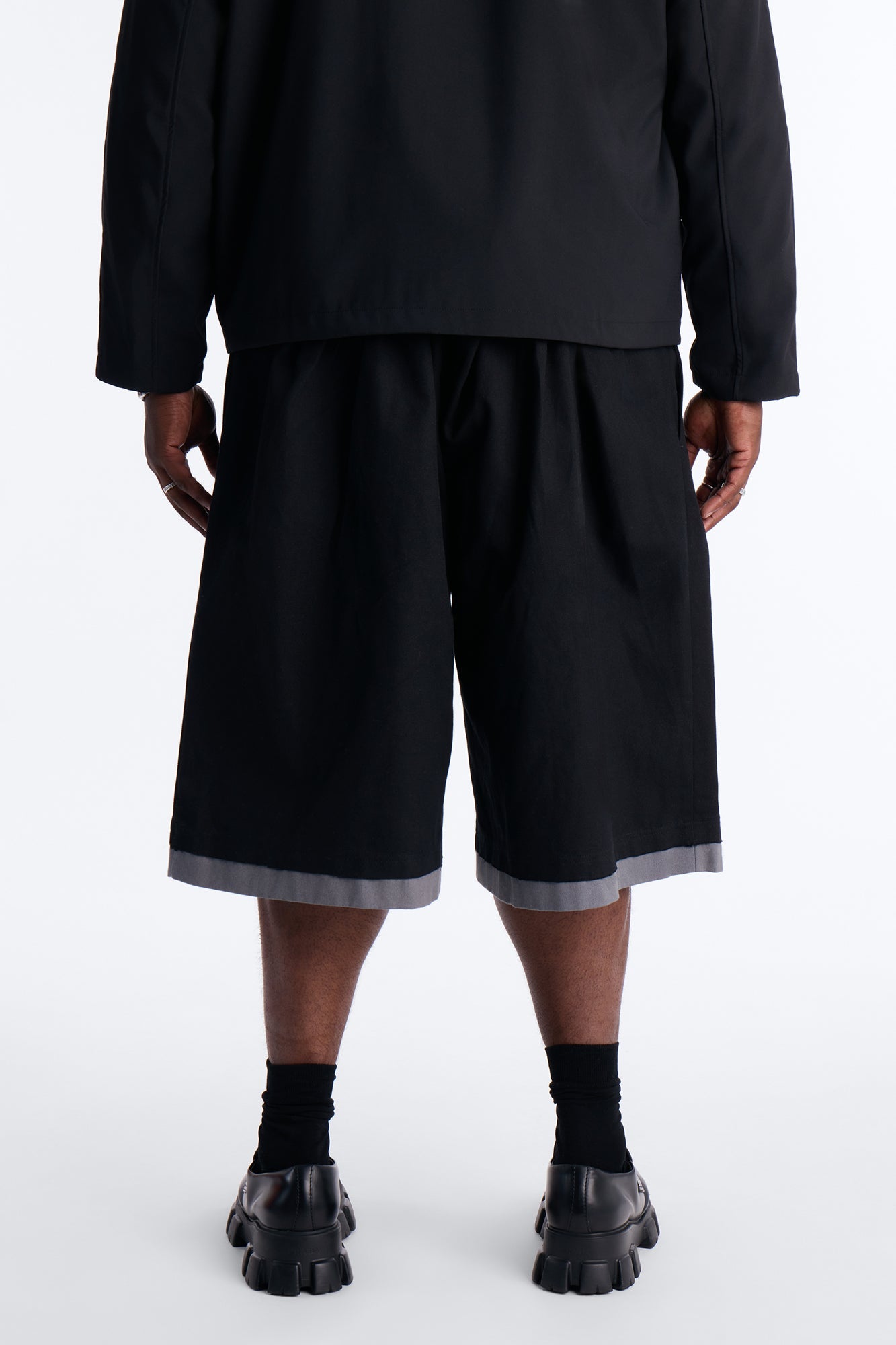 Baggy Pleated Milano Short - Black