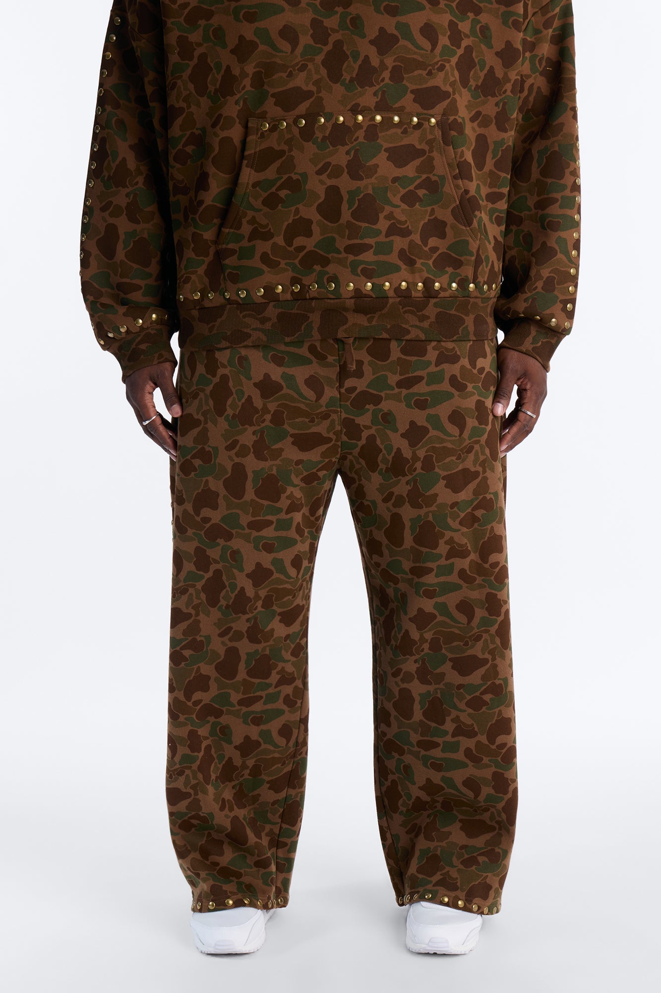 Baggy Frontline Studded Camo Sweatpants - Camouflage