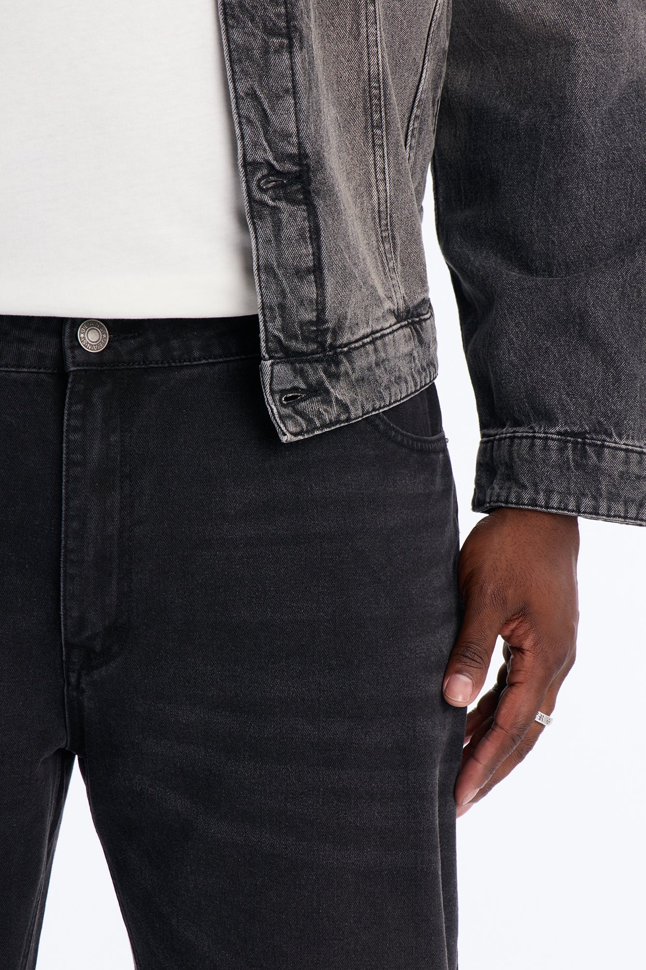 Essential Straight Rigid Jean - Black Wash