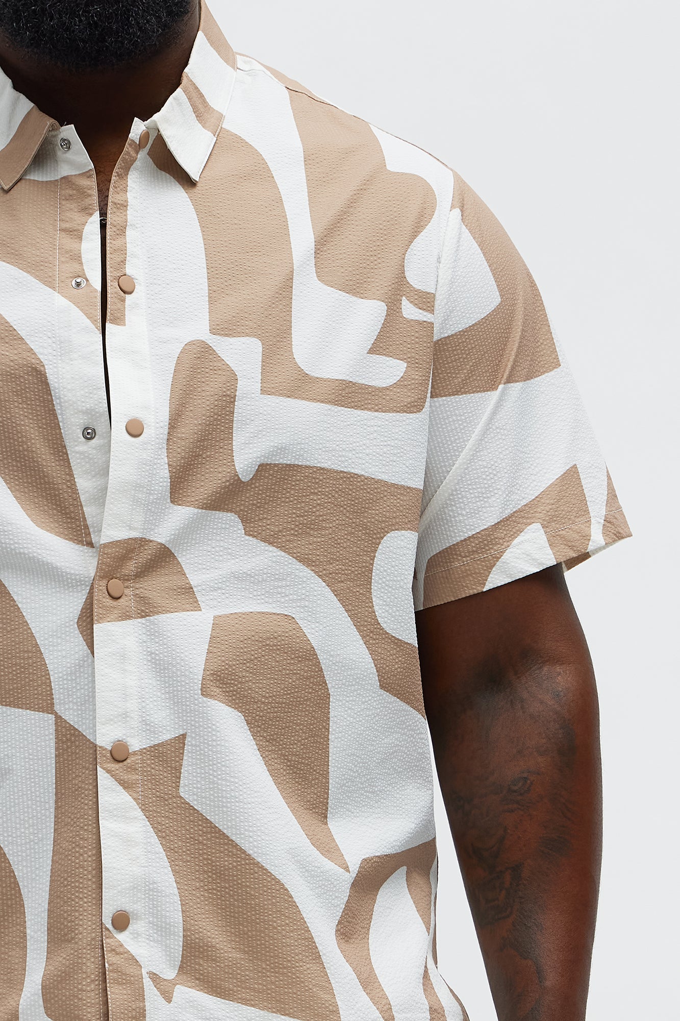 Seersucker Abstract Geo Printed Closed Collar Shirt - Tan/Multi