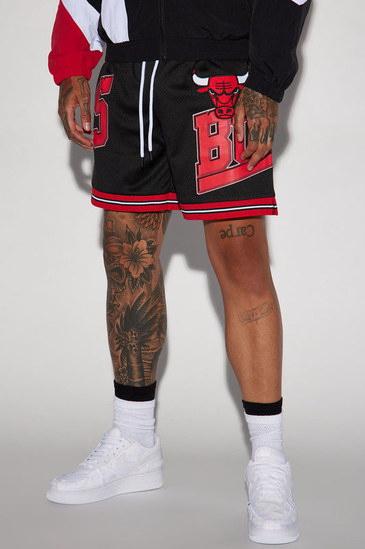 Bulls Step Back Mesh Shorts - Black