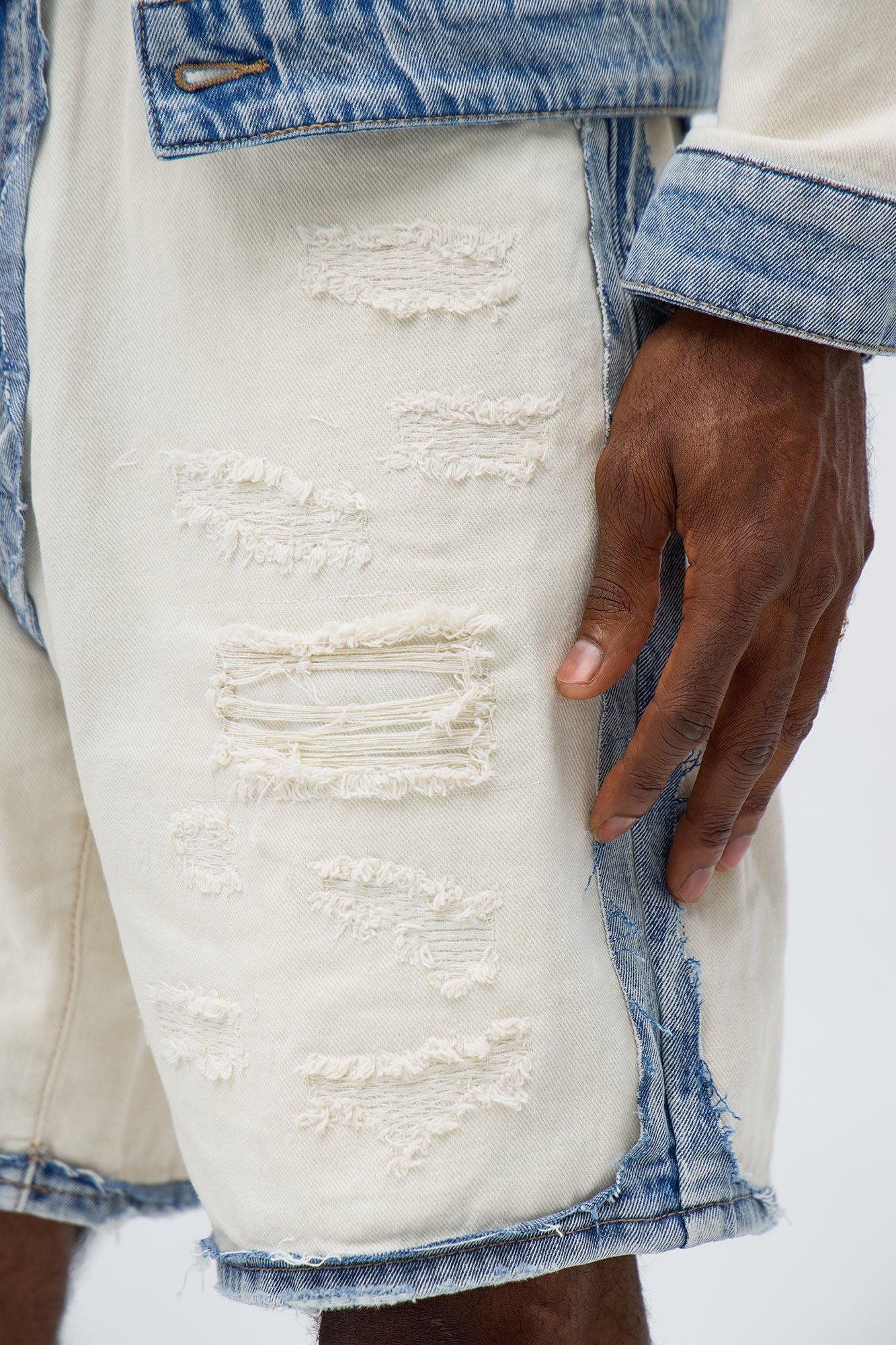 Relaxed Benji Fray Denim Short - Off White/combo