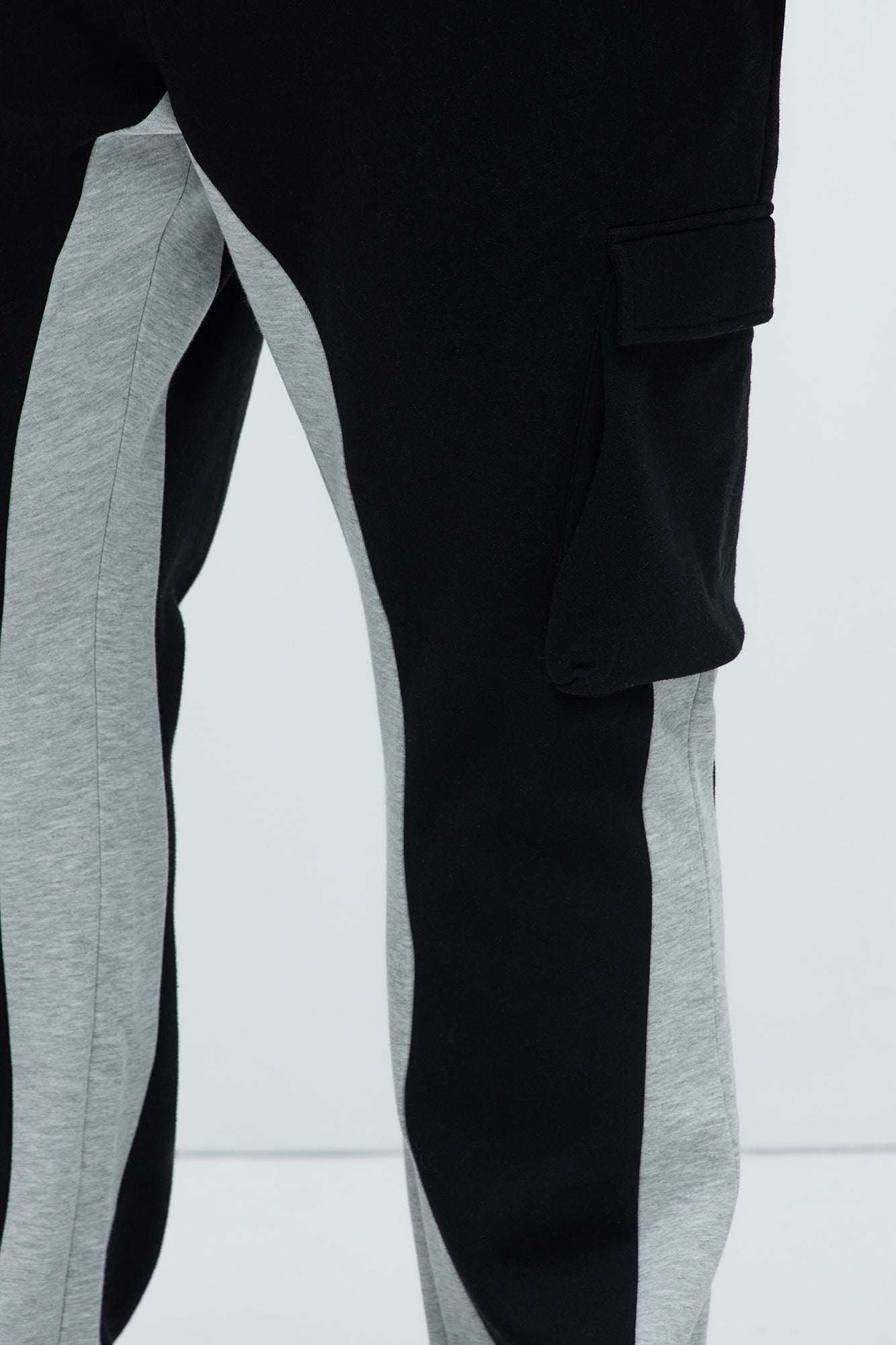 Tyson Flared Cargo Sweatpants - Black