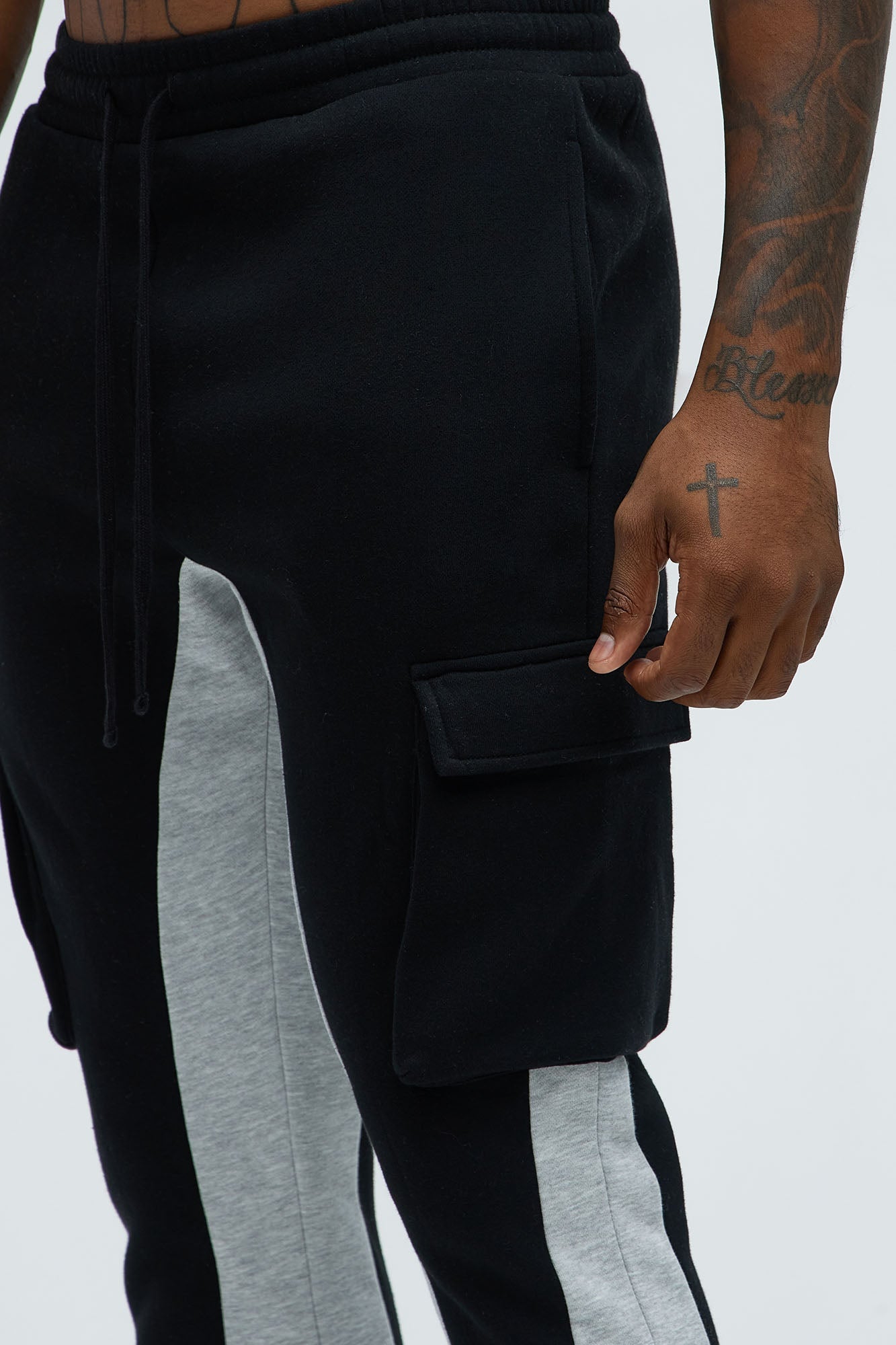 Tyson Flared Cargo Sweatpants - Black