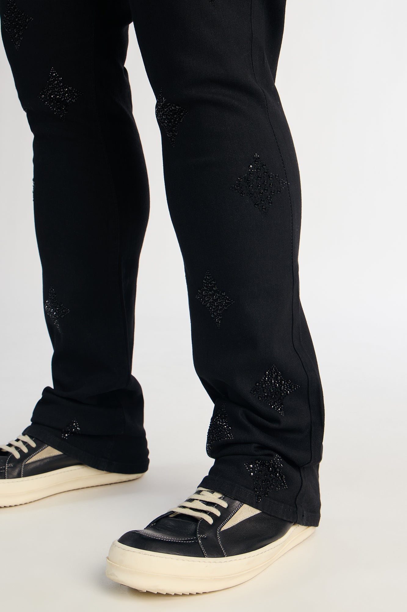 Stacked Skinny Flare Ice Star Pearl Jean - Black